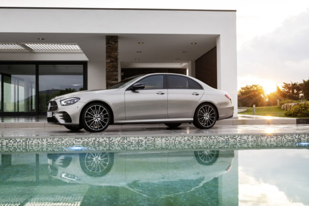 Mercedes-Benz E-Klasse Limousine, 2020, Outdoor, Exterieur: mojavesilber metallic, AMG-Line 

Mercedes-Benz E-Class Sedan, 2020, Outdoor, exterior: mojave silver metallic, AMG line